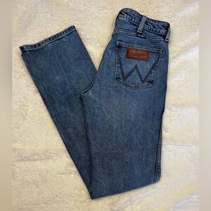 Wrangler Women’s high rise, boot Blue Jeans